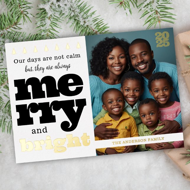 Schwarz und Weiß Foil Funny Merry und Hell Folieneinladung (fun and elegant black and gold merry and bright christmas card for humorous holiday 1 photo chaos)