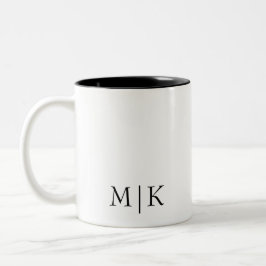 Schwarz und Weiß | Modernes Monogramm Zweifarbige Tasse