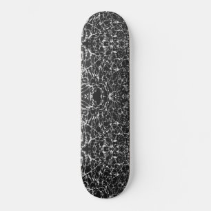SCHWARZ UND WEISS SKATEBOARD