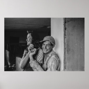 Schwarz/Weiß 1968 Europäisches Portrait eines jung Poster