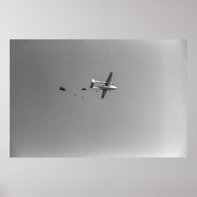 Schwarz/Weiß 1968 Fallschirmspringer Jumping Flugz Poster (Vorne)