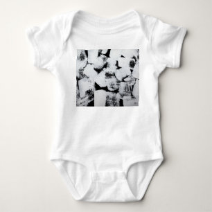 Schwarz weiß, abstrakt bemalte Leinwand. Baby Strampler