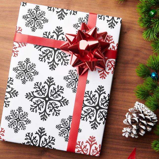 Schwarz-Weiß Abstrakt Modernes Schneeflockenmuster Geschenkpapier (Von Creator hochgeladen)