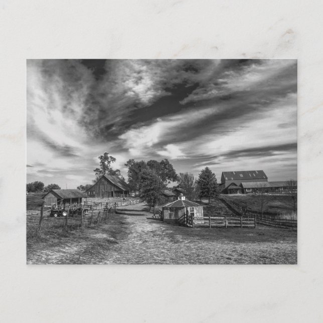 Schwarz-Weiß-Altbauernhof Postkarte (Vorderseite)