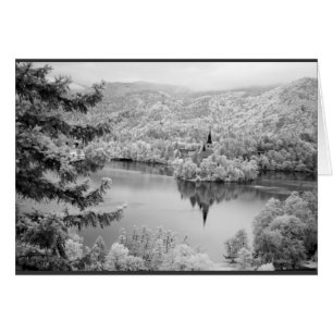 Schwarz-Weiß-Bild des Bled-Sees, Slowenien