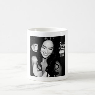 Schwarz-Weiß-Bild von Megan Fox Kaffeetasse