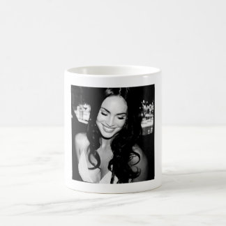 Schwarz-Weiß-Bild von Megan Fox Kaffeetasse