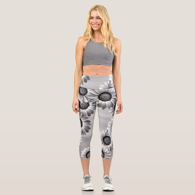 Schwarz-Weiß-Blume Capri Leggings (Vorderseite)