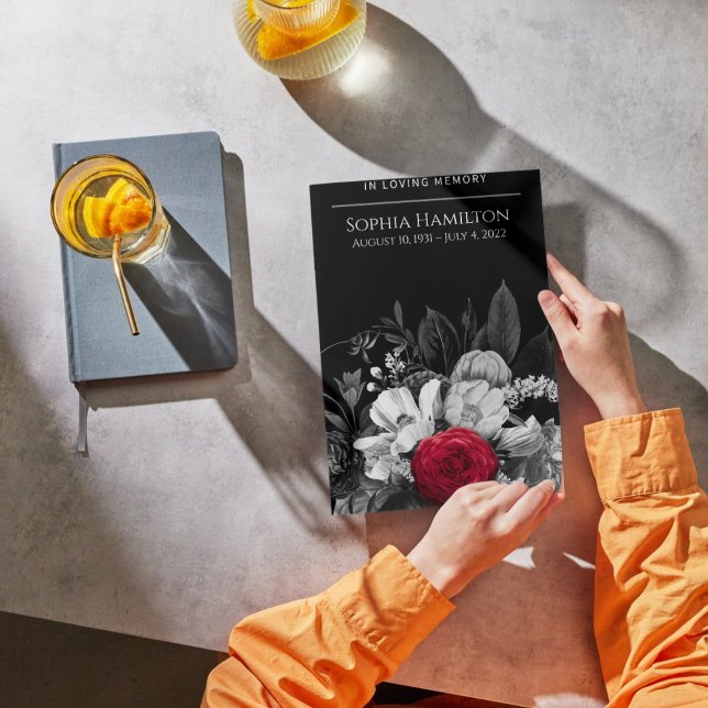 Schwarz-Weiß-Blüte mit Pop der Roten Beerdigung Programm (Von Creator hochgeladen)