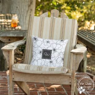Schwarz-Weiß-Botanisch mit Monogramm Kissen