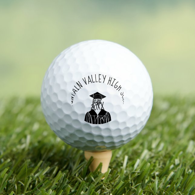 Schwarz-Weiß-Cap und Gown-Abschluss Golfball (Insitu T-Shirt)