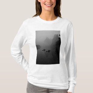 Schwarz-Weiß, China, Li River, Fisherman on T-Shirt