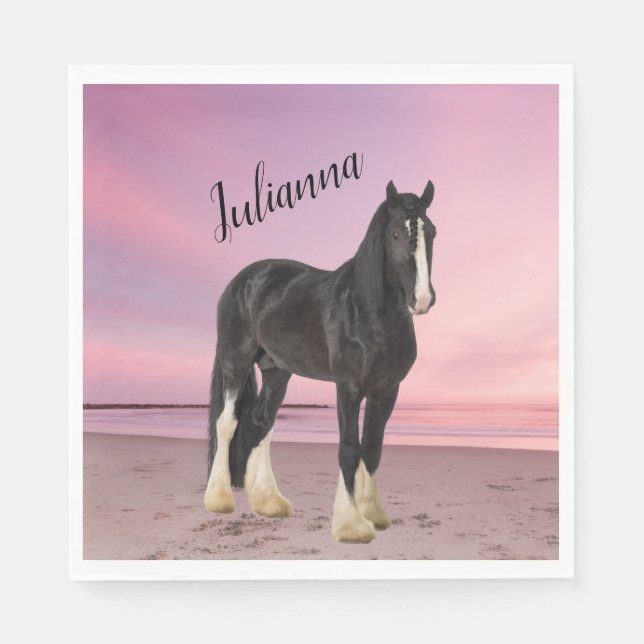 Schwarz-Weiß-Clydesdale am Strand bei Sunset Serviette (Vorderseite)