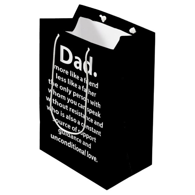Schwarz-Weiß-Daddy-Zitat  Mittlere Geschenktüte (Vorderseite Schrägansicht)