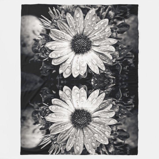 Schwarz-Weiß-Daisy-Blume Fleece Blanket (Vorderseite)