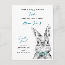 Schwarz & Weiß Der Bunny macht zwei Geburtstage Einladungspostkarte