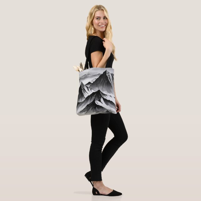 Schwarz-Weiß-Design (Am Model)