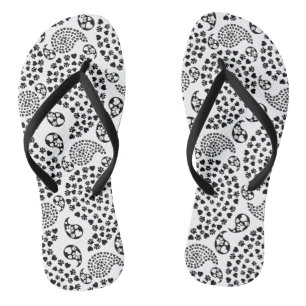 Schwarz-Weiß-Dog-Paws und Hörnchen Paisley Print Flip Flops