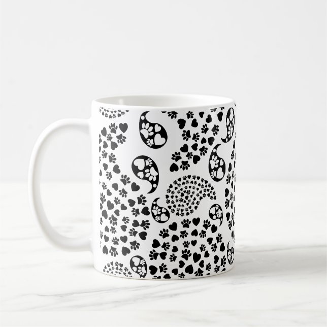 Schwarz-Weiß-Dog-Paws und Hörnchen Paisley Print Kaffeetasse (Links)
