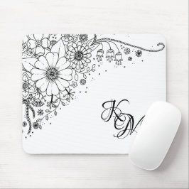 Schwarz-Weiß-Doodle-Blume Mousepad