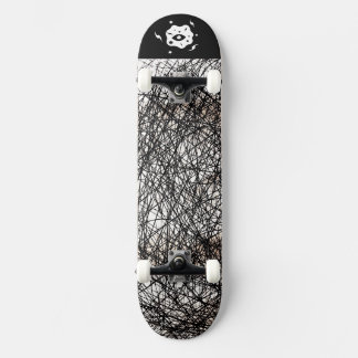 Schwarz-weiß Edgy Lines Skateboard