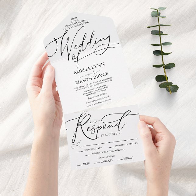 Schwarz-Weiß-Elegant-Kalligrafie-Skript Hochzeit All In One Einladung (Elegant Script Calligraphy Wedding Invitation All in One)