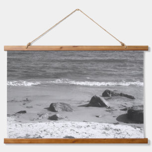 Schwarz-Weiß-Foto an der Sandstrand Wandteppich Mit Holzrahmen