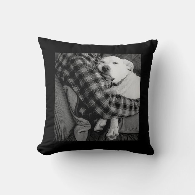 Schwarz-Weiß-Foto des Hundes mit Vater Kissen (Vorderseite)
