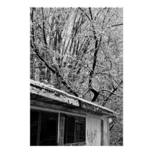 Schwarz-Weiß-Foto einer rustikalen winterlichen Sc