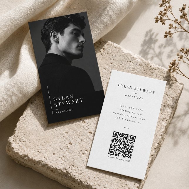Schwarz-Weiß-Foto-Geschäftskarte mit QR-Code Visitenkarte (Von Creator hochgeladen)