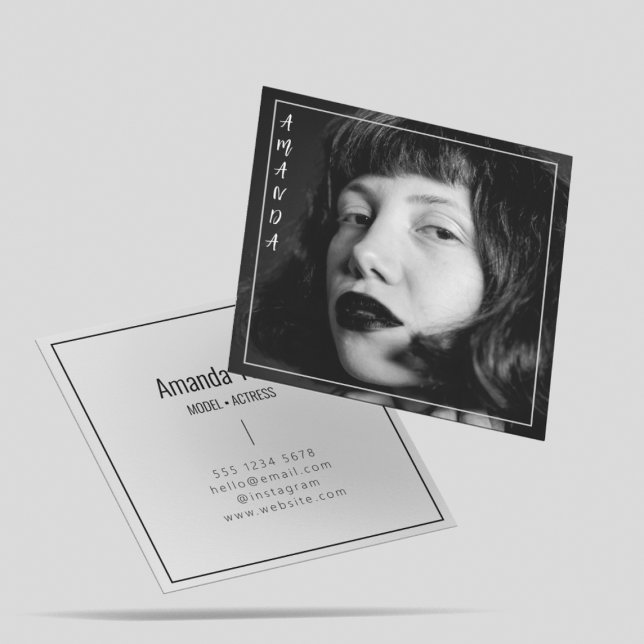 Schwarz-Weiß-Fotografie Beruflich Quadratische Visitenkarte (Von Creator hochgeladen)