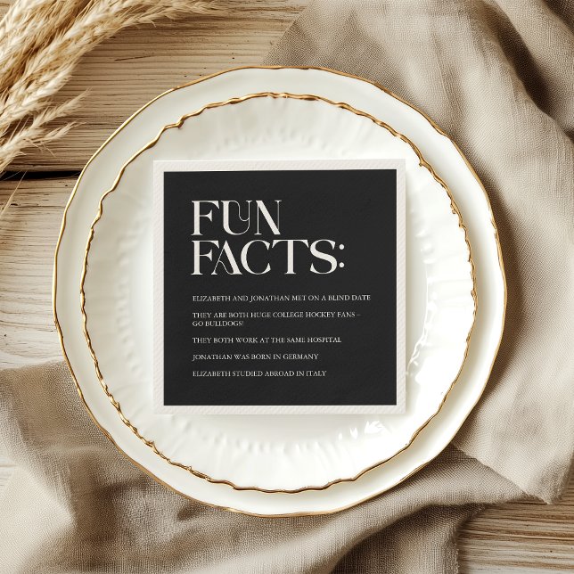 Schwarz-Weiß-Fun-Fakten Hochzeiten Serviette (Black and White Modern Fun Facts Wedding Napkins)