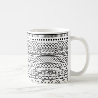 Schwarz-weiß geometrisches Rahmenmuster Kaffeetasse