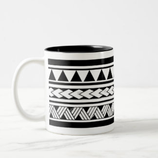 Schwarz-weiß geometrisches Stammesmuster Klassisch Zweifarbige Tasse