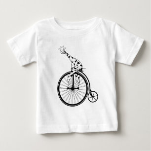 Schwarz-Weiß-Giraffe auf dem Fahrrad Baby T-shirt