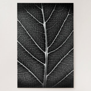 Schwarz-weiß glühendes Blatt Nahaufnahme Puzzle