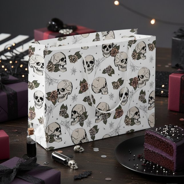 Schwarz-Weiß-Gothic-Skulls und Rose Halloween Große Geschenktüte (White Gothic Floral Skull Gift Bags. Vintage Hand Drawn Skulls Roses in Black. Halloween or Birthday)