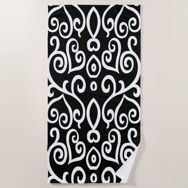 Schwarz-Weiß-Herz-Print Strandtuch (Vorderseite)