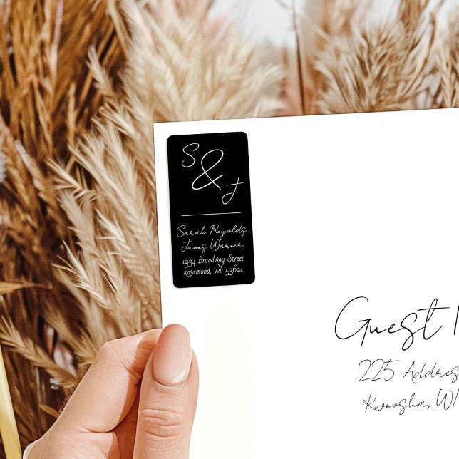 Schwarz-Weiß-Hochzeitsstimmung in Handschrift Adressaufkleber (Vertical black white hand drawn handwritten script minimalist wedding monogram return address label)