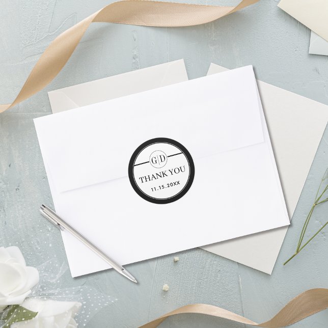 Schwarz-Weiß-Initialen Danke für Ihre Hochzeit Runder Aufkleber (Von Creator hochgeladen)