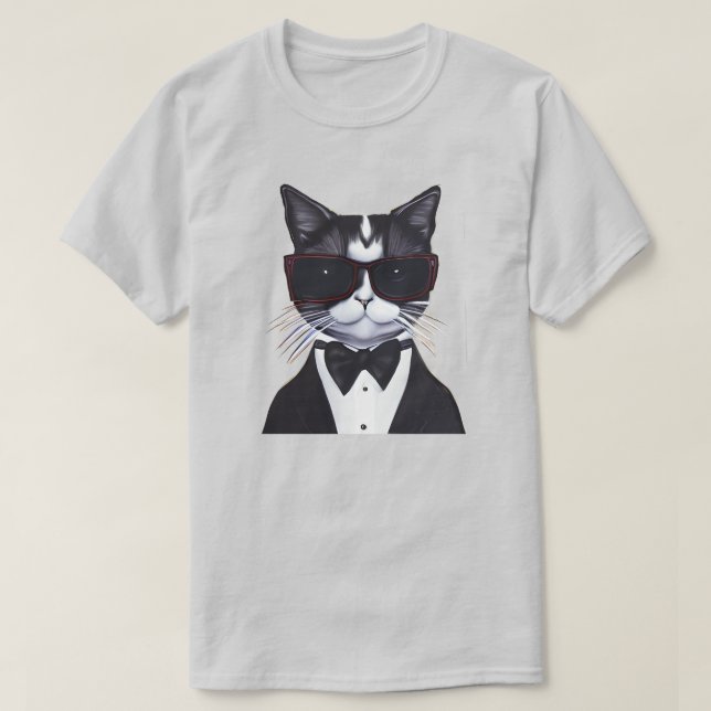 Schwarz-Weiß-Katze in einer Tuxedo- und Bow-Krawat T-Shirt (Design vorne)