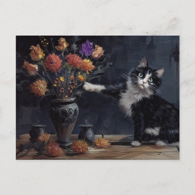 Schwarz-Weiß-Katze klopft Vase vom Tisch Postkarte (Vorderseite)