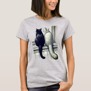Schwarz-Weiß-Katzen am Fenster T-Shirt