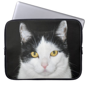 Schwarz-Weiß-Katzenporträt Laptopschutzhülle