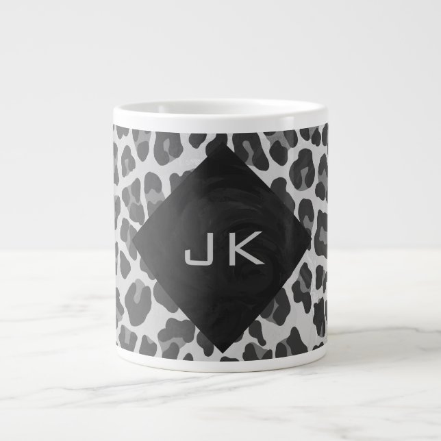 Schwarz-Weiß-Leopard-Printwerbung für Monogramm Jumbo-Tasse (Vorderseite)