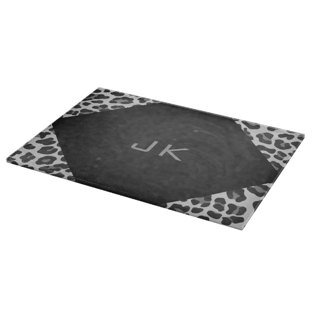 Schwarz-Weiß-Leopard-Printwerbung für Monogramm Schneidebrett (Ecke)