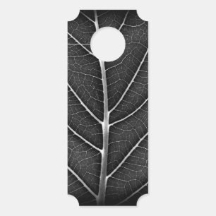Schwarz-weiß leuchtendes Blatt Nahaufnahme Türanhänger
