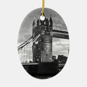 Schwarz-weiß London Tower Bridge UK Travel Keramikornament