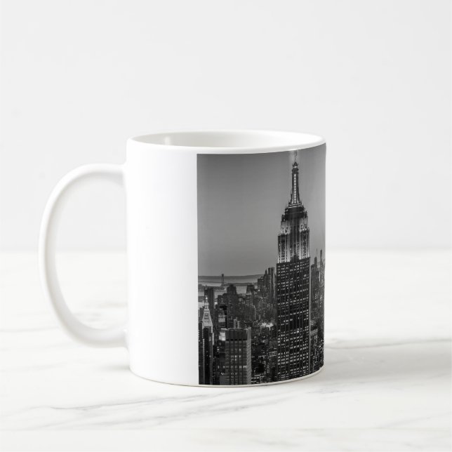 Schwarz-Weiß-Luftbild New Yorks Nacht Kaffeetasse (Links)