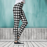 Schwarz-weiß Lumberjack Buffalo Kariert Leggings<br><div class="desc">Hier sind die Leggings,  die Sie für Ihren Herbst- und Wintergarten benötigen! Sie haben ein hübsches,  kariertes,  schwarz-weißes Büffel-Muster,  das sich mit so viel verbinden wird. Tatsächlich passen sie perfekt zu Shirts und anderen Kleidungsstücken in unserem Geschäft zusammen..Karo sie raus!</div>